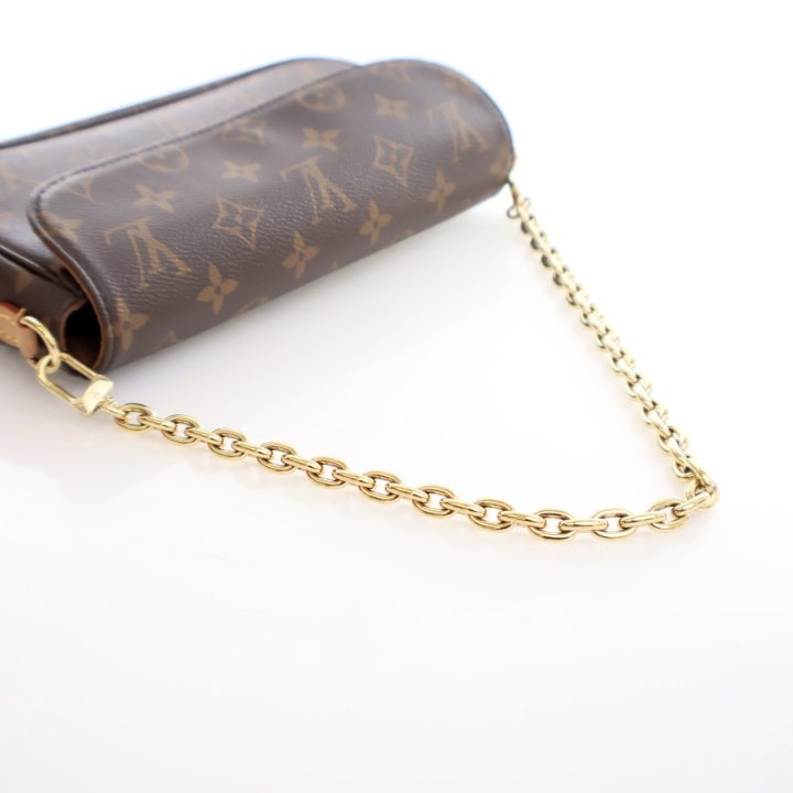 Louis Vuitton Ivy Wallet On Chain (WOC) - Luxe Du Jour
