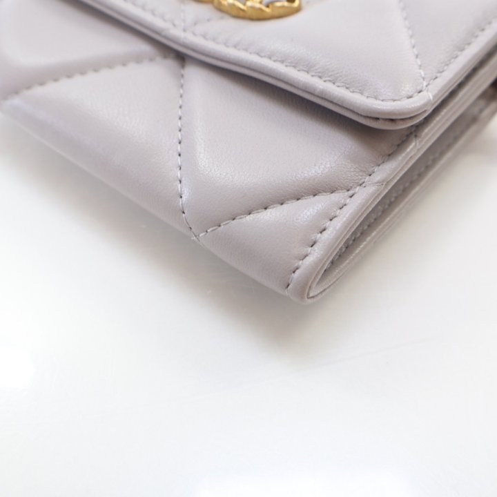 Chanel Grey Lambskin 19 Cardholder On Chain - Luxe Du Jour