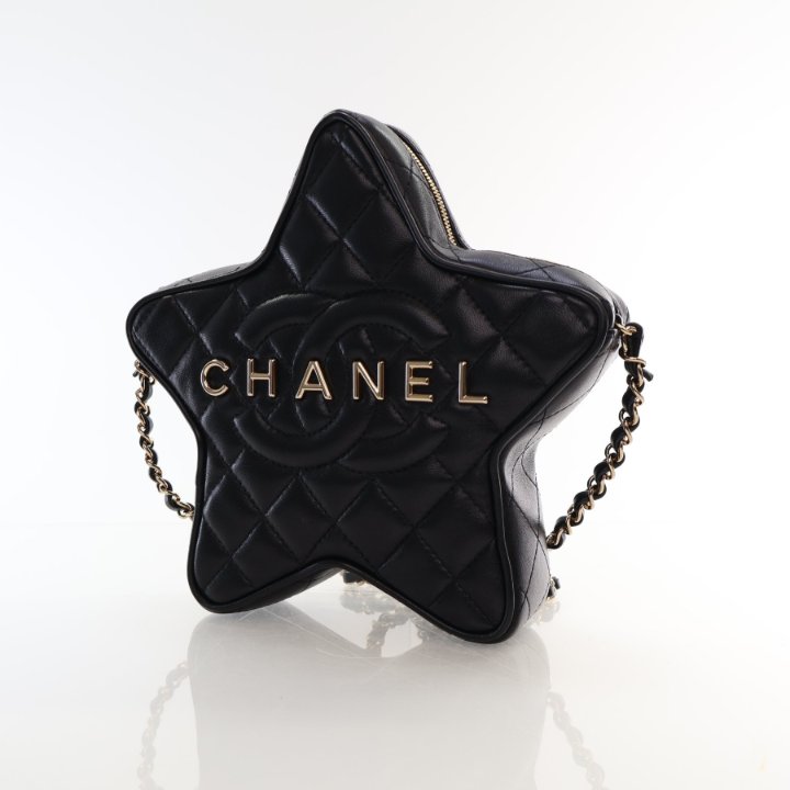 シャネル 2024 VIPクリスマスギフト ミニバッグ ブラック 💎galaxyluxury💎 | Chanel 2024 Christmas VIP Gift Limited
