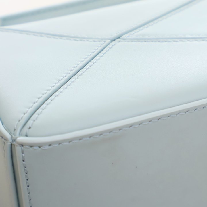 【直営・関税送料込】Puzzle ミニバッグ Loewe Mini Puzzle Bag - Luxe Du Jour