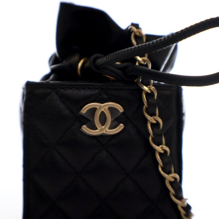 ショルダーバッグ・ポシェット × ヴィンテージ(中古) Chanel Mini Bucket Bag AS1883 Chanel Mini Black Calfskin Drawstring Bucket Bag - Luxe Bag