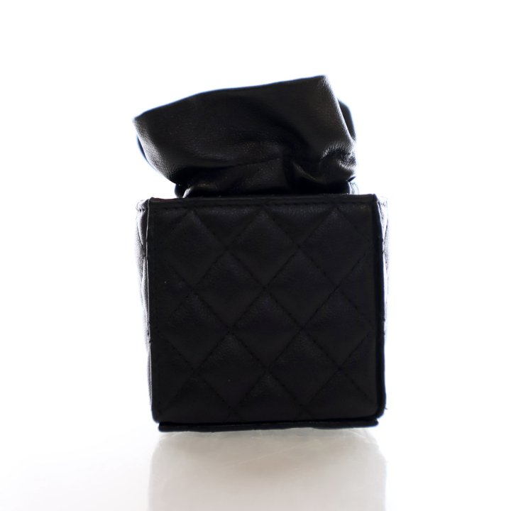 ショルダーバッグ・ポシェット × ヴィンテージ(中古) Chanel Mini Bucket Bag AS1883 お洒落な印象 CHANEL ミニハンドバッグ (CHANEL/ショルダー
