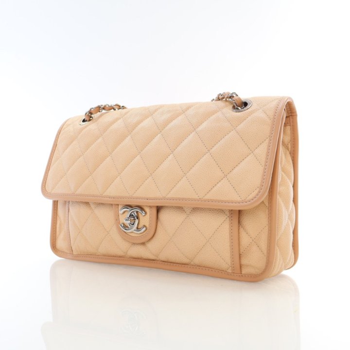 【ヴィンテージ】Rank:S☆Chanel Beige French Riviera Jumbo Chanel Medium Beige Caviar French Riviera Flap - Luxe Du Jour
