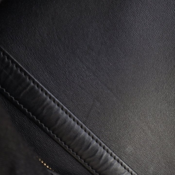 【即発送】CELINE スクエアパース レザーケース ブラック CELINE（セリーヌ） カードケース CELINE VERTICAL CARD HOLDER