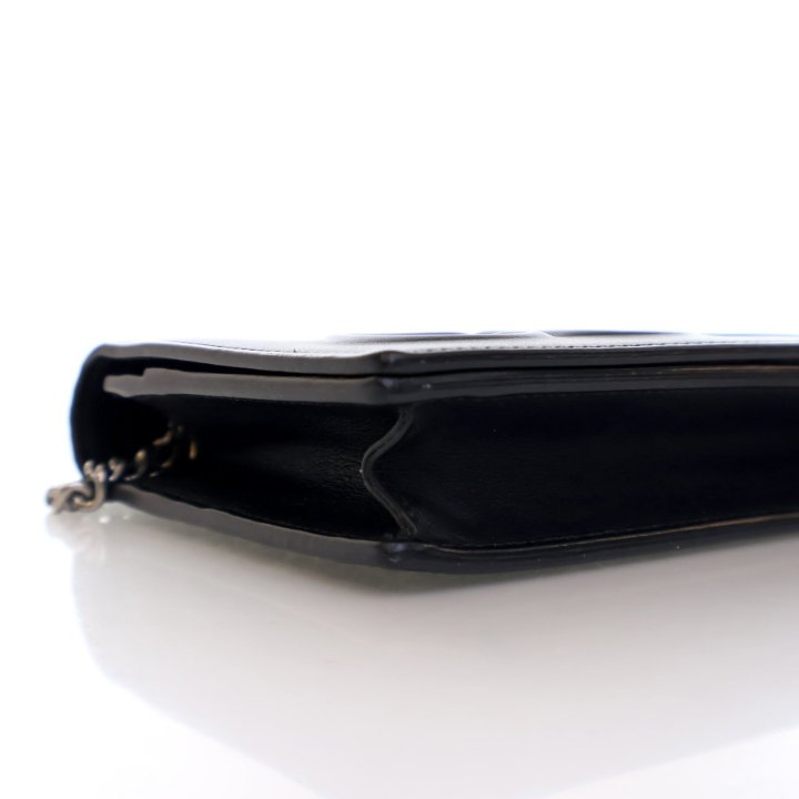 Gucci Logo Embossed Calfskin Chain Wallet - Luxe Du Jour