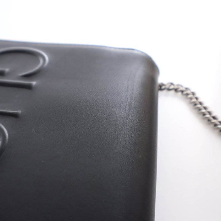 Gucci Logo Embossed Calfskin Chain Wallet - Luxe Du Jour