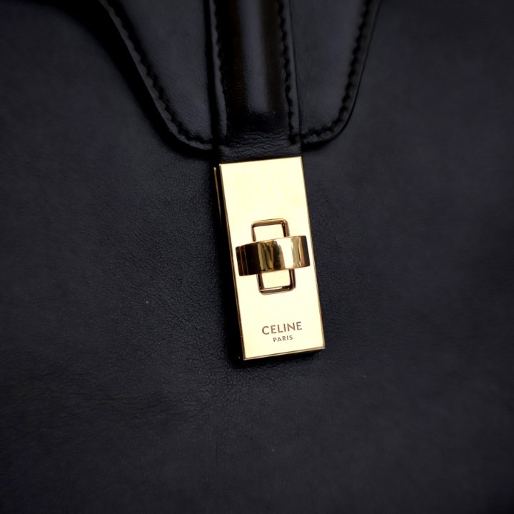 バッグ celine soft 16 Celine Large Smooth Calfskin Soft 16 - Luxe Du Jour
