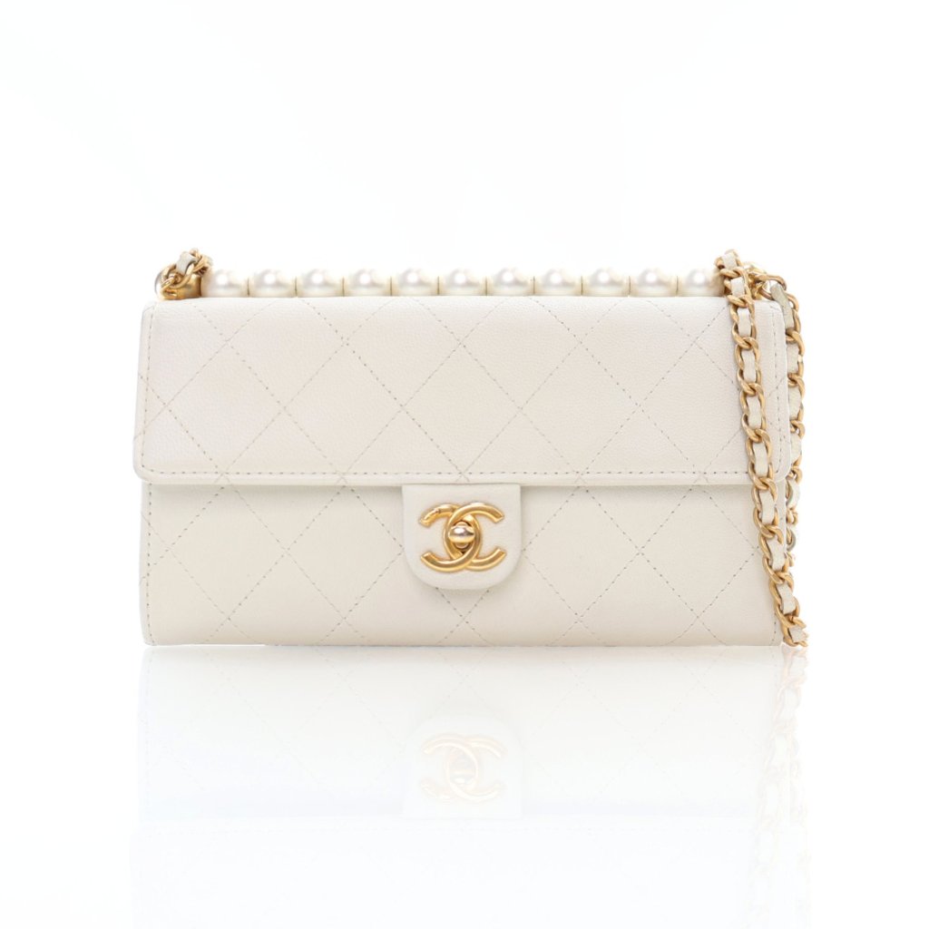 国内即発 CHANEL カメリア ラウンドジップ zip wallet ホワイト 国内即発 CHANEL カメリア ラウンドジップ zip wallet ホワイト
