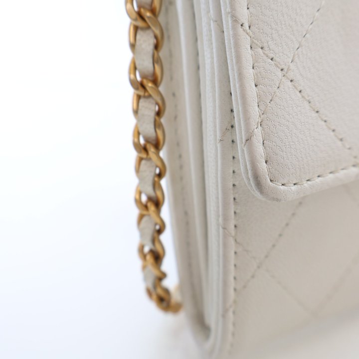 Chanel WOC フィリグリー　チェーンウォレット チェーンウォレット - シャイニー カーフスキン 、ブラック