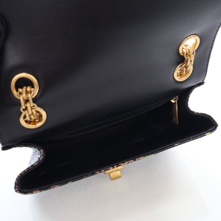 Chanel Black Crocodile Embossed Paris-New York Reissue 224 - Luxe