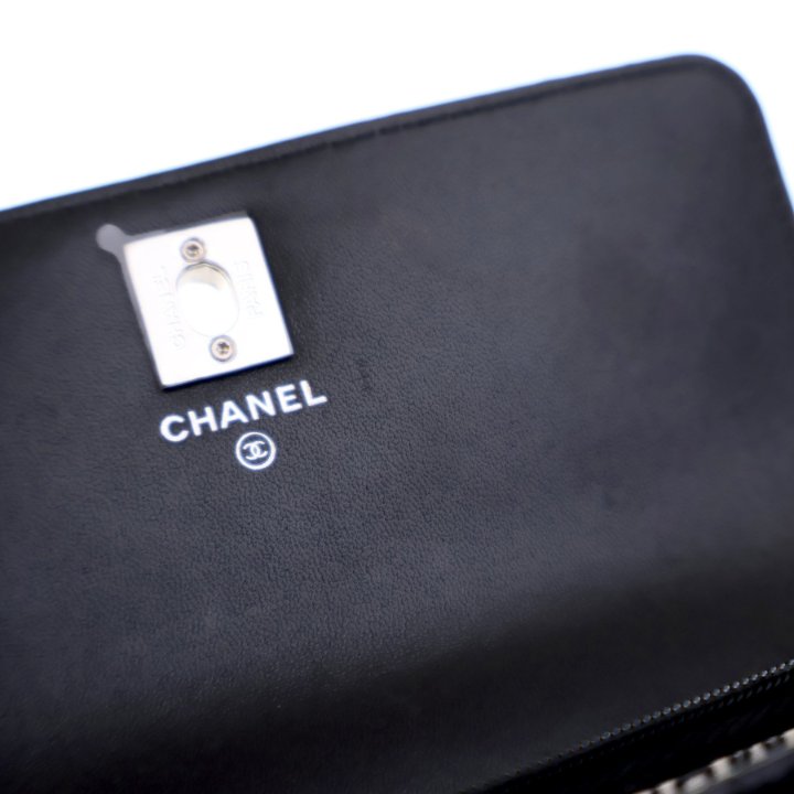 CHANEL INIMITABLE バングル 黒 Chanel Black Vinyl Rock and Chain Medium Flap Bag | Yoogi's