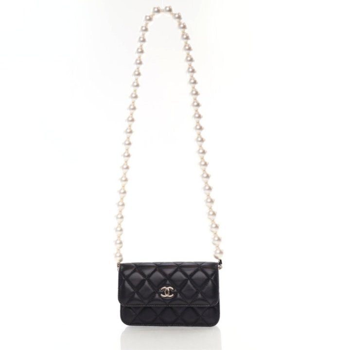 芸術のように軽やかに♪【CHANEL】Clutch with Chain Chanel Blue Aged Calfskin Gabrielle Clutch With Chain - Luxe