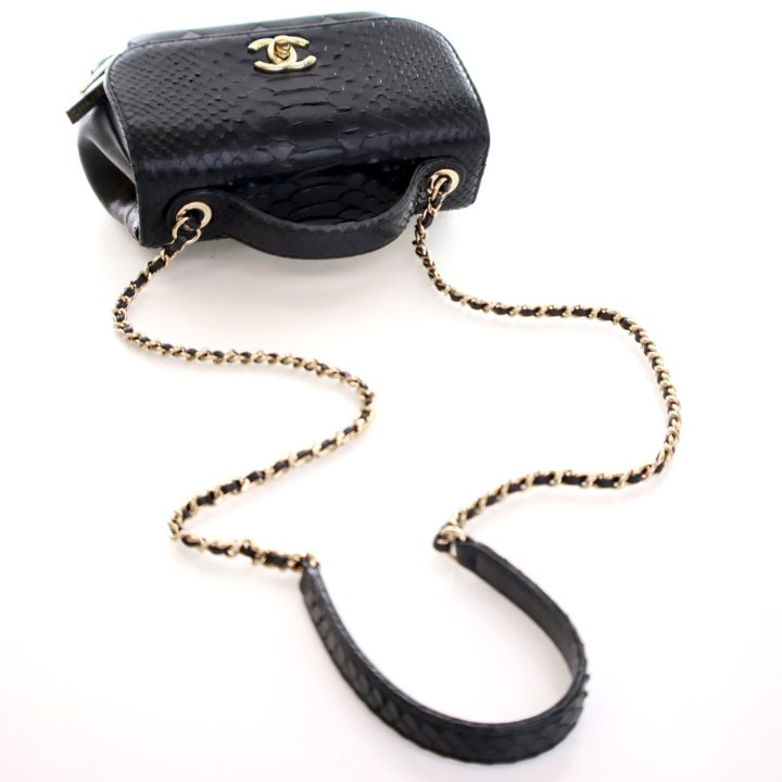 CHANEL シャネル パイソン Chanel Classic Flap Bag: Beige Snakeskin