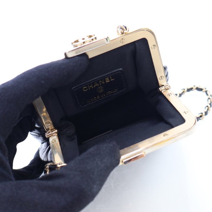 Chanel Black Lambskin Kiss Lock Clutch With Chain - Luxe Du Jour