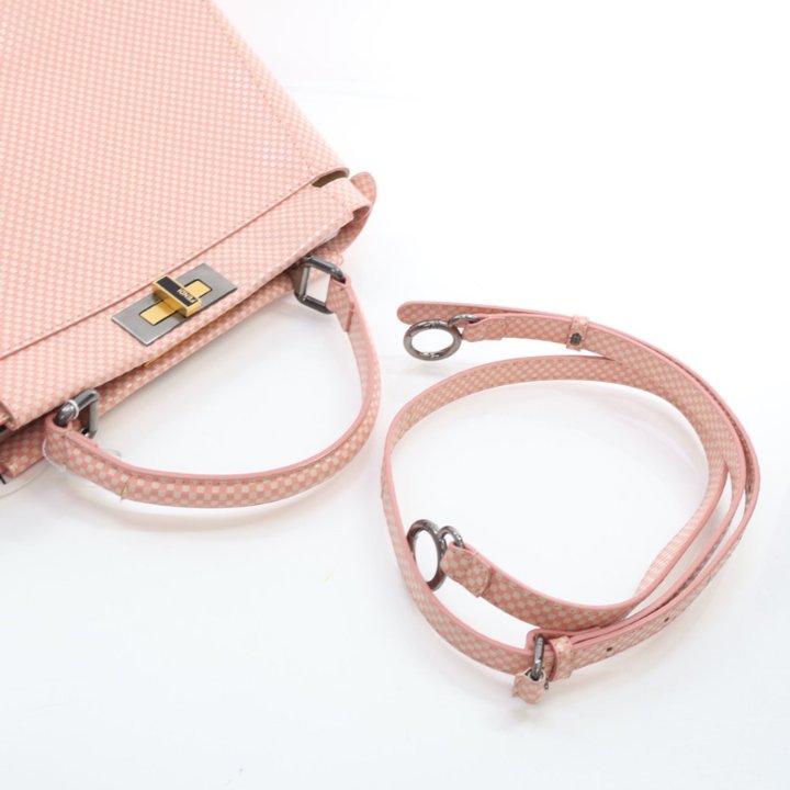 【関税送料込】FENDI Peekaboo Soft Medium leather bag Peekaboo Soft Medium Leather Black | Fendi