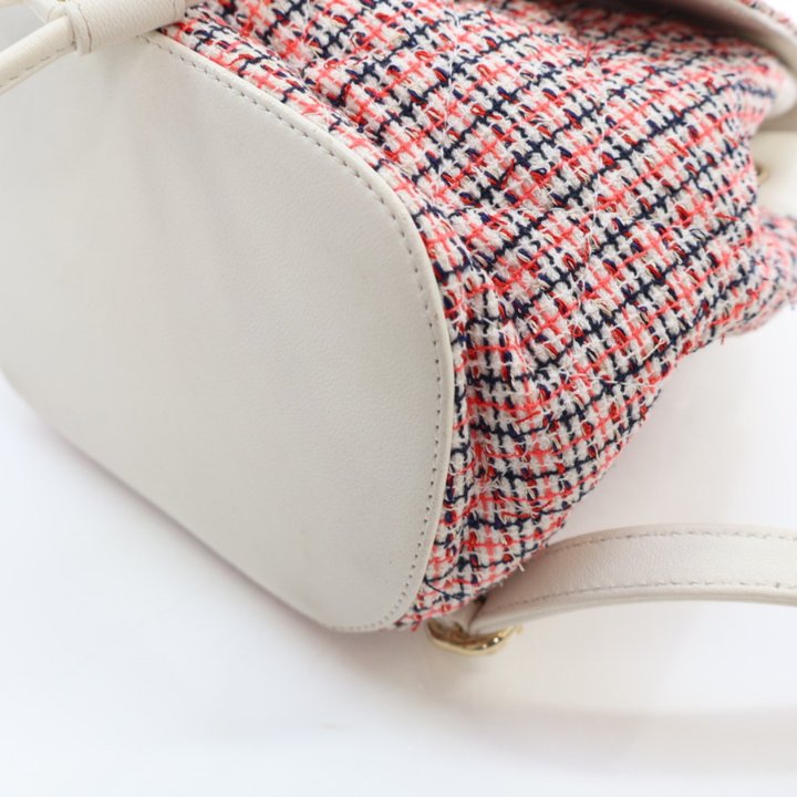 CHANELネームタグ Chanel Black Enamel and Silver Metal License Plate Brooch