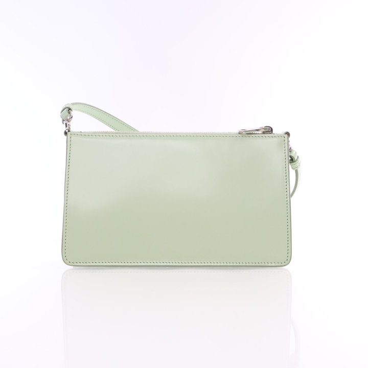 ショルダーバッグ・ポシェット PRADA GREEN LEATHER SHOULDER BAG Prada Small Leather Shoulder Bag - Green | Editorialist