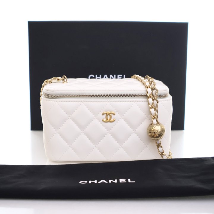 Chanel White Lambskin Pearl Crush Vanity Case - Luxe Du Jour