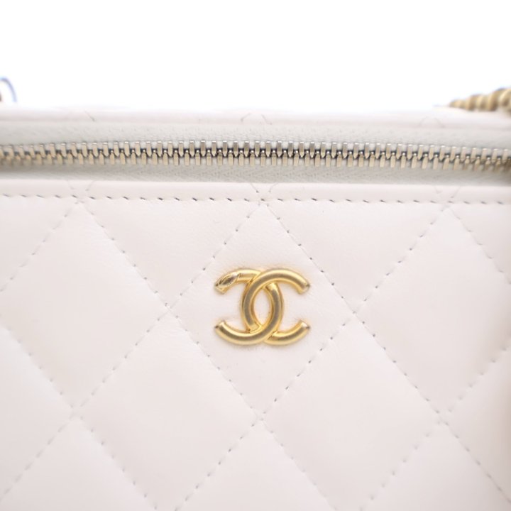 Chanel White Lambskin Pearl Crush Vanity Case - Luxe Du Jour