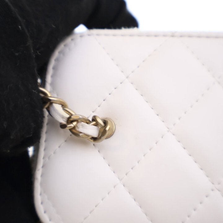 Chanel White Lambskin Pearl Crush Vanity Case - Luxe Du Jour