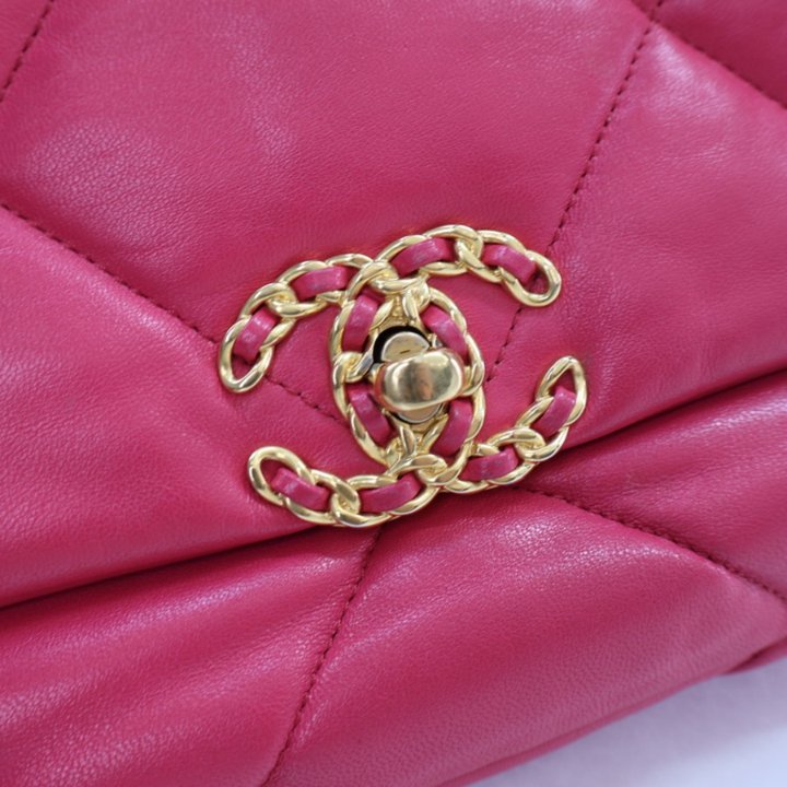 Chanel Medium Pink Lambskin 19 Flap Bag - Luxe Du Jour