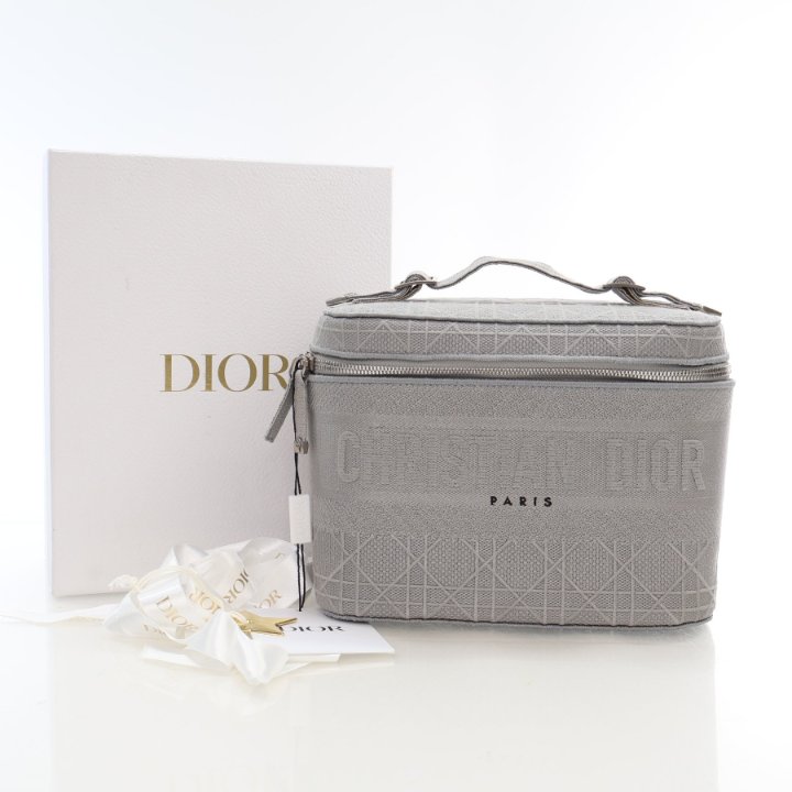 【Dior】ディオール★vanity case★バニティケース【ランク：A】 CHRISTIAN DIOR Lambskin Signature CD Vanity Case Black