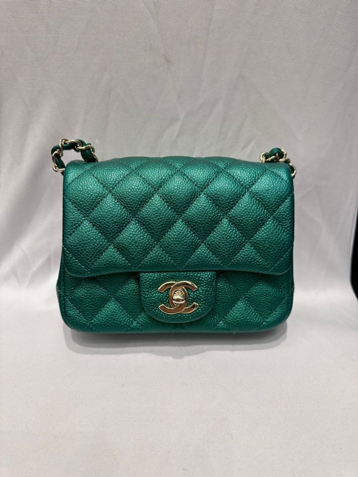 CHANEL ダークグリーン ケース 2rx63H5AhDQBdd9ZDjpEWzA7pWb_x7