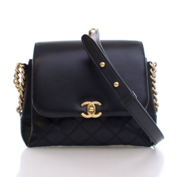 シュウキンTV CHANEL バッグ　ノベルティ Chanel Goatskin Side Chain Compartment Flap Bag - Luxe Du Jour