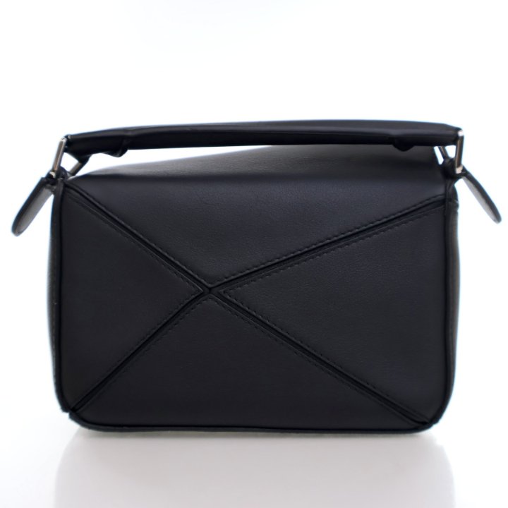 【LOEWE】MINI CROSSBODY BAG Loewe Mini Camera Cross-Body Bag | Liberty