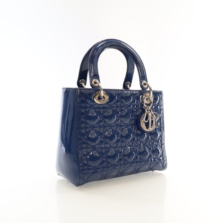 かおり　　e5 Christian Dior ネイビー ブレザー Lサイズ Christian Dior Black Cannage Lambskin Lady Dior 5-Gusset Card