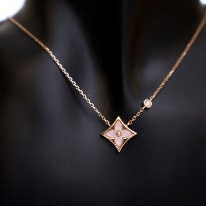 国内発送【エレガント】Louis VuittonペンダントStar Blossom BB Color Blossom BB Star Pendant, Yellow Gold, Amazonite and