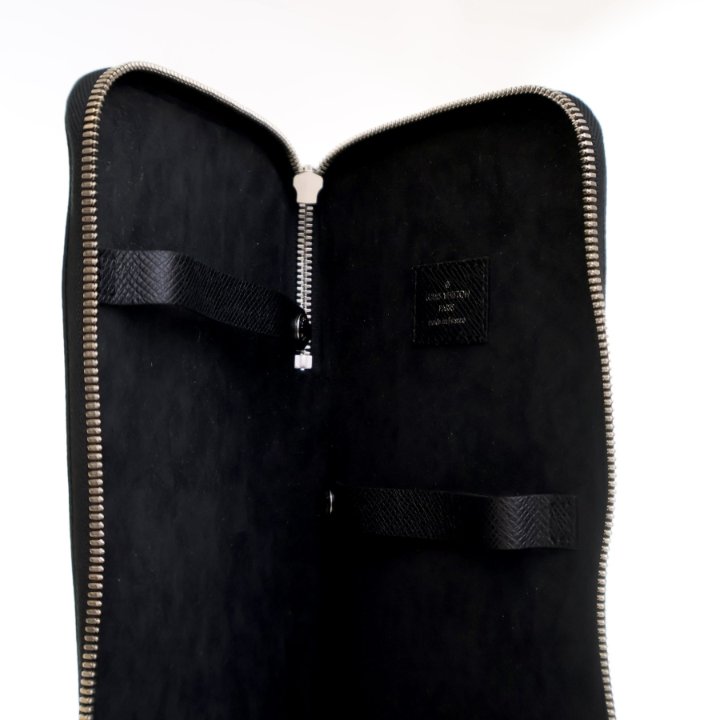 Louis Vuitton Taiga 5 Tie Case - Luxe Du Jour