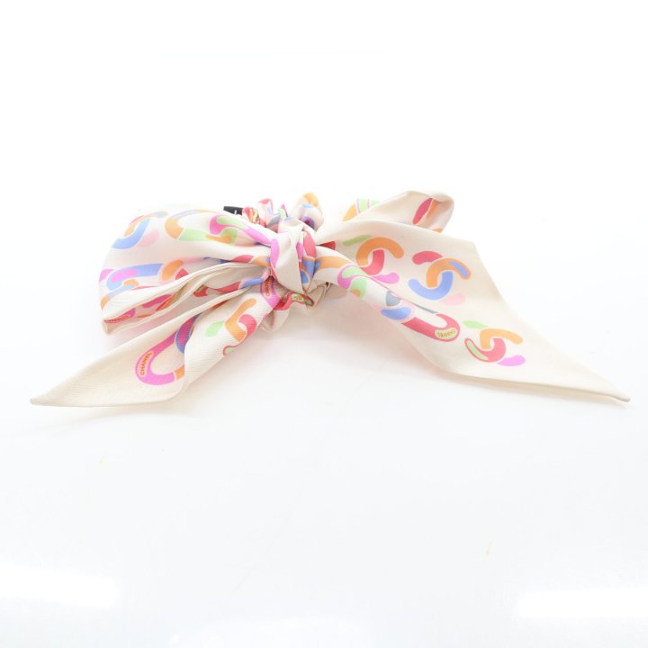 CHANEL hair tie　 シャネルヘアゴム　CHANEL　hair Chanel Faux Pearl CC Hair Tie | Yoogi's Closet
