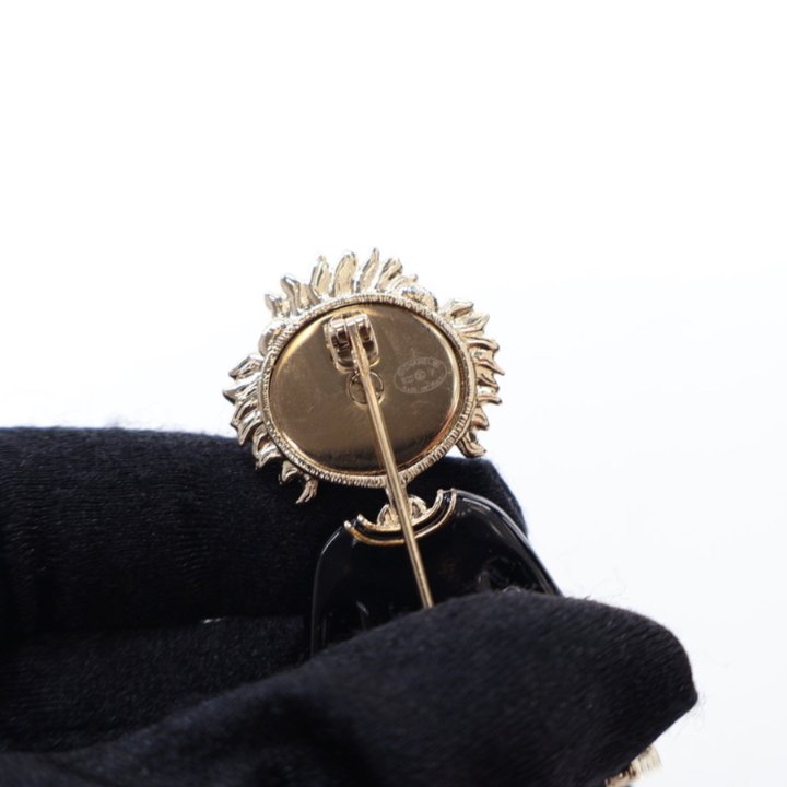 Chanel Lion CC Logo Brooch - Luxe Du Jour