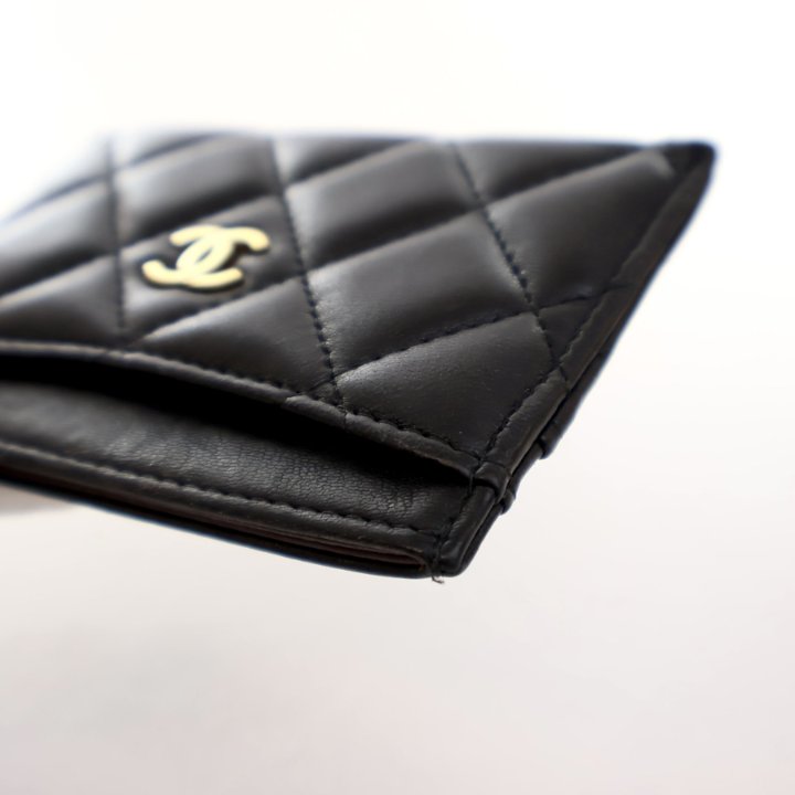 【人気/関税/送料込み】 Chanel Classic Card Holder Lambskin & Classic card holder - Grained calfskin & gold-tone metal