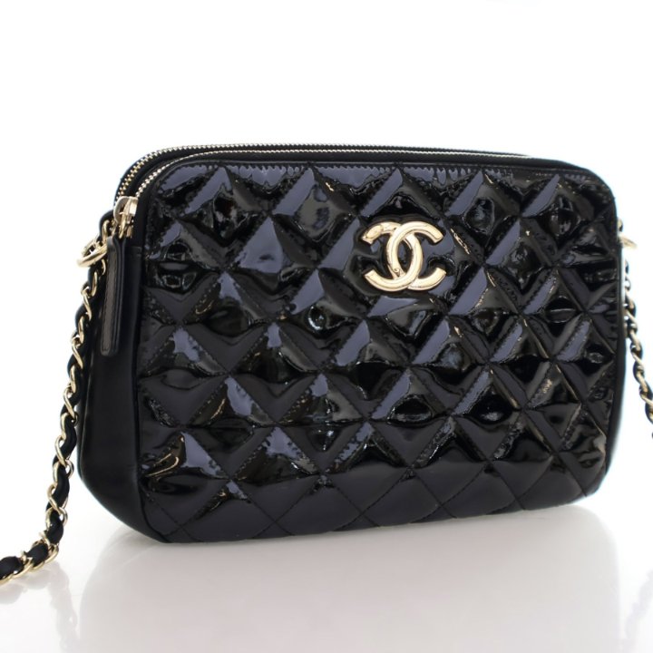 ブラックレザーリュック　jin chanel plus ブラックレザーリュック jin chanel plus ブラックレザー