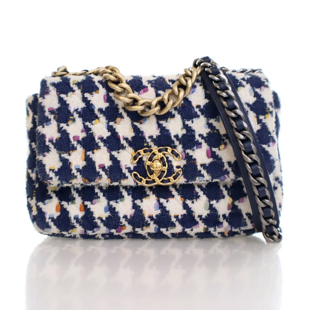 ショルダーバッグ・ポシェット × ヴィンテージ(中古) Chanel Tweed Classic Medium Chanel Medium White Tweed Double Classic Flap Bag - Luxe Du Jour