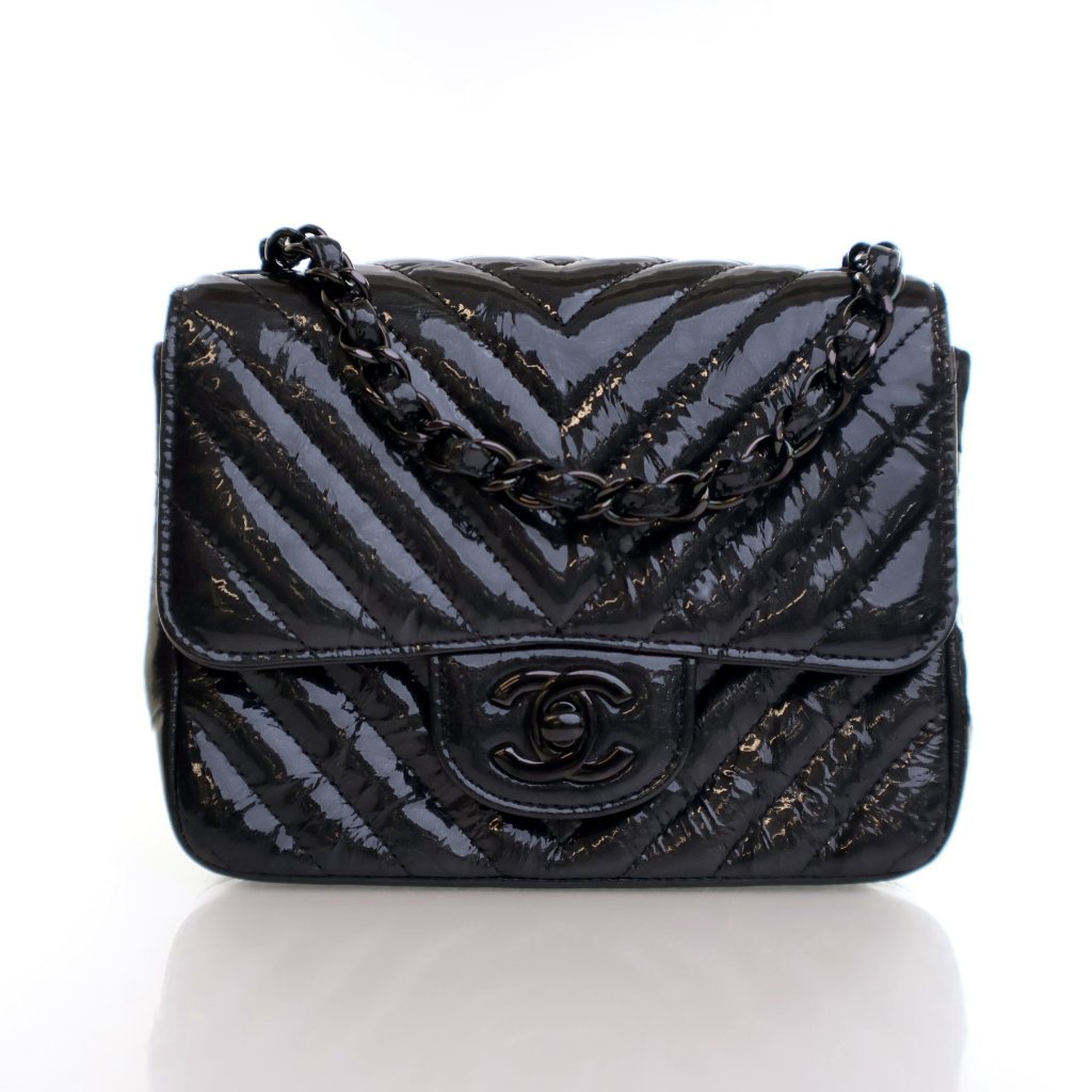【普段使いにピッタリ♪】 CHANEL  ミニ  バッグ 使いすぎ注意！CHANELで1番出番が多い“優勝バッグ”♡ | 人生は1