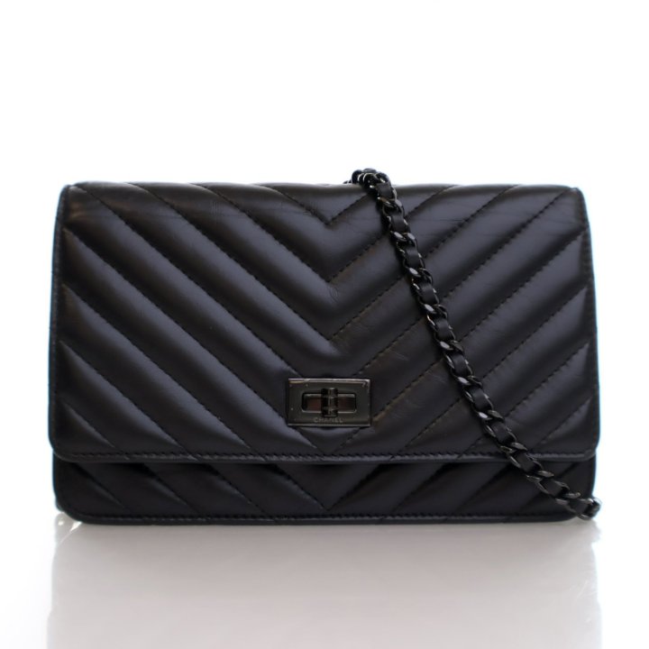 CHANEL 財布 SO BLACK Chanel So Black Calfskin Reissue Wallet On Chain (WOC