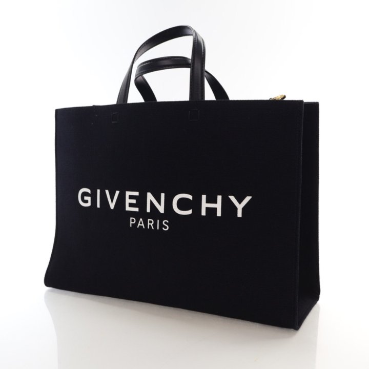 【関税＆送料込み】Givenchy G-Tote Medium Canvas Shopping B Givenchy G-Tote Medium Shopping Bag in 4G Logo Canvas with
