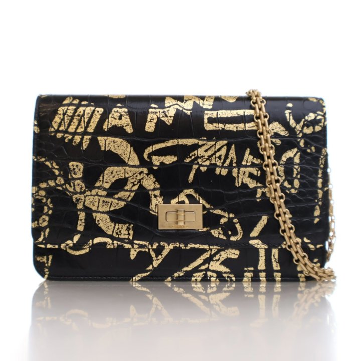 CHANEL バック　ウォレット Chanel Black Calfskin Embossed Graffiti Reissue Wallet On Chain