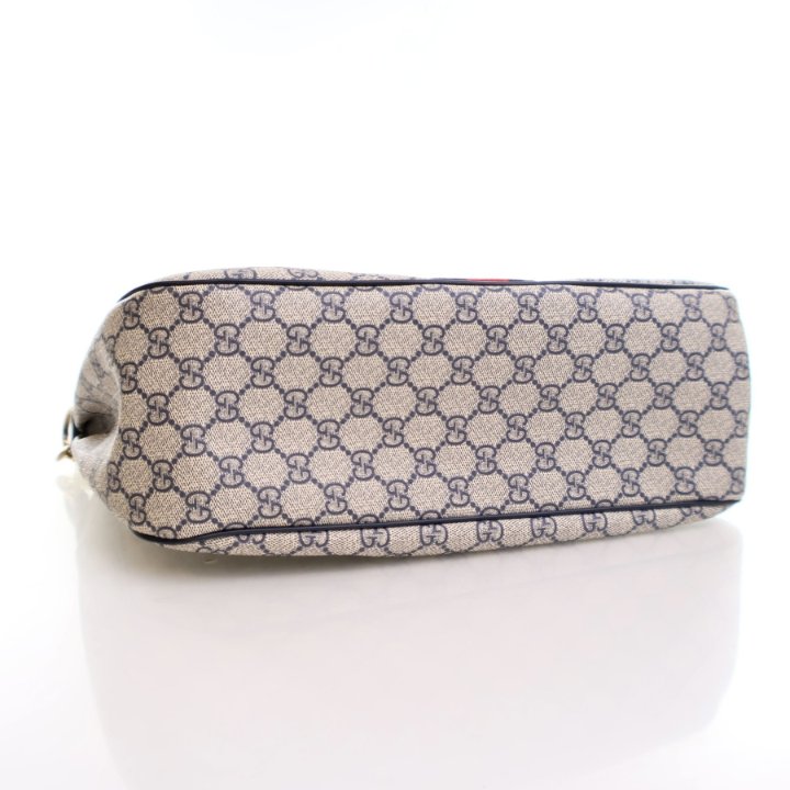 Gucci Medium GG Supreme Sherry Shoulder Bag - Luxe Du Jour
