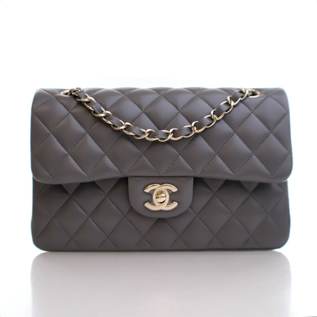 CHANEL ケース パース ラムスキン グレー Chanel Small Grey Lambskin Classic Double Flap Bag - Luxe Du Jour