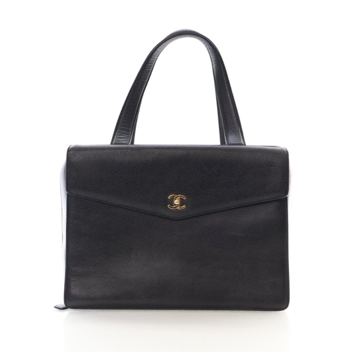 レア　貴重　CHANEL ブラック レザービジネスバッグ CHANELのレザービジネスバッグ（キャビアスキン/グレインドカーフ