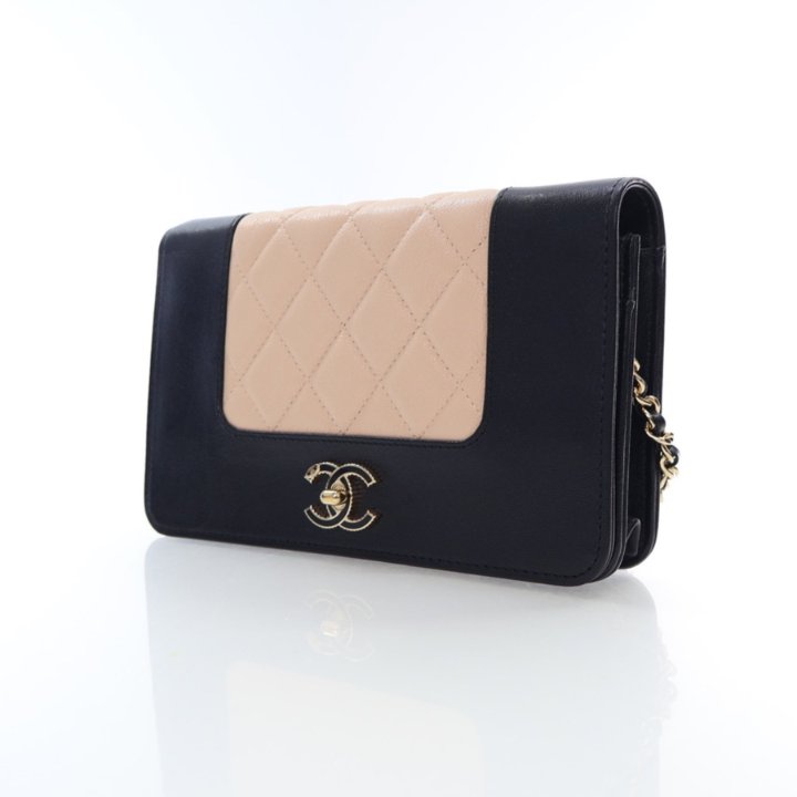 CHANELペチコート Chanel Bicolor Sheepskin Madamoiselle Wallet On Chain (WOC