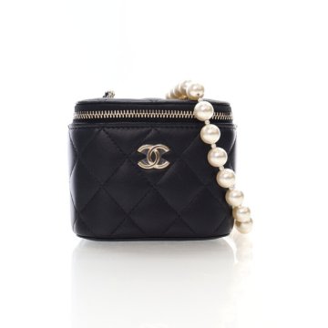 【CHANEL】Chanel Vanity Case 17cm★シャネル【ランク:A】 Chanel Beige Lambskin Metal Top Handle Vanity Case - Luxe Du