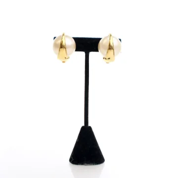 Chanel Vintage Pearl Clip On Earrings