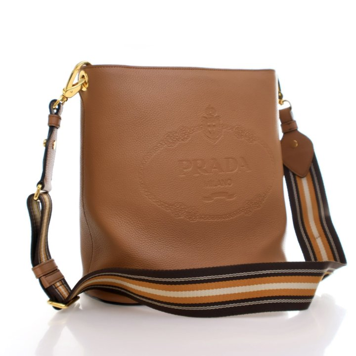 PRADA ヴィテッロ・フェニックス レザー バケット バッグ Prada Vitello Phenix Bucket Bag - Luxe Du Jour