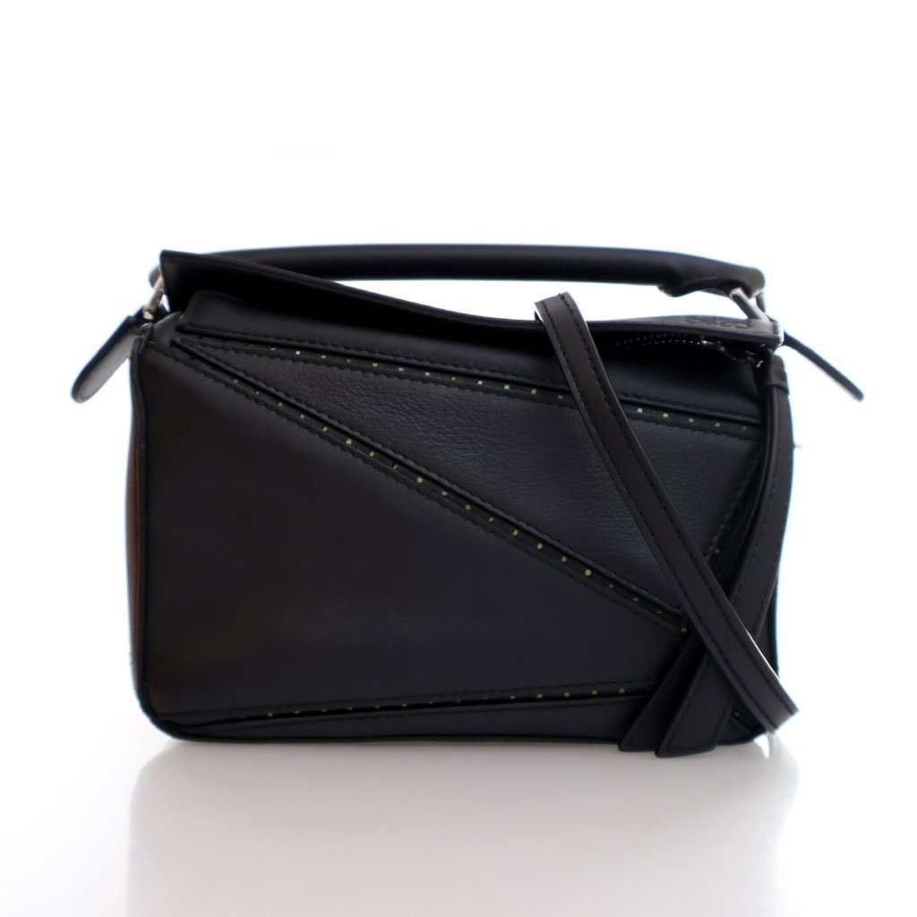 【着用2回のみ】LOEWE PUZZLE MINI BLACK Mini Puzzle Edge bag in classic calfskin Black - LOEWE