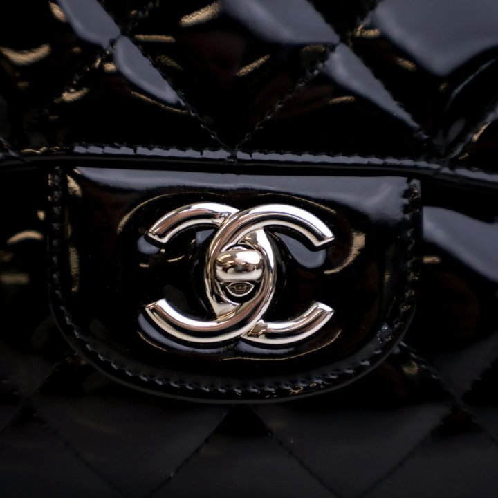 ショルダーバッグ・ポシェット × ヴィンテージ(中古) Chanel Patent Classic Jumbo Chanel Jumbo Black Patent Classic Single Flap Bag - Luxe Du Jour